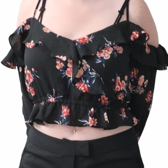 COLD Shoulder Cropped Black Floral Flowy Blouse Top - Picture 1 of 8